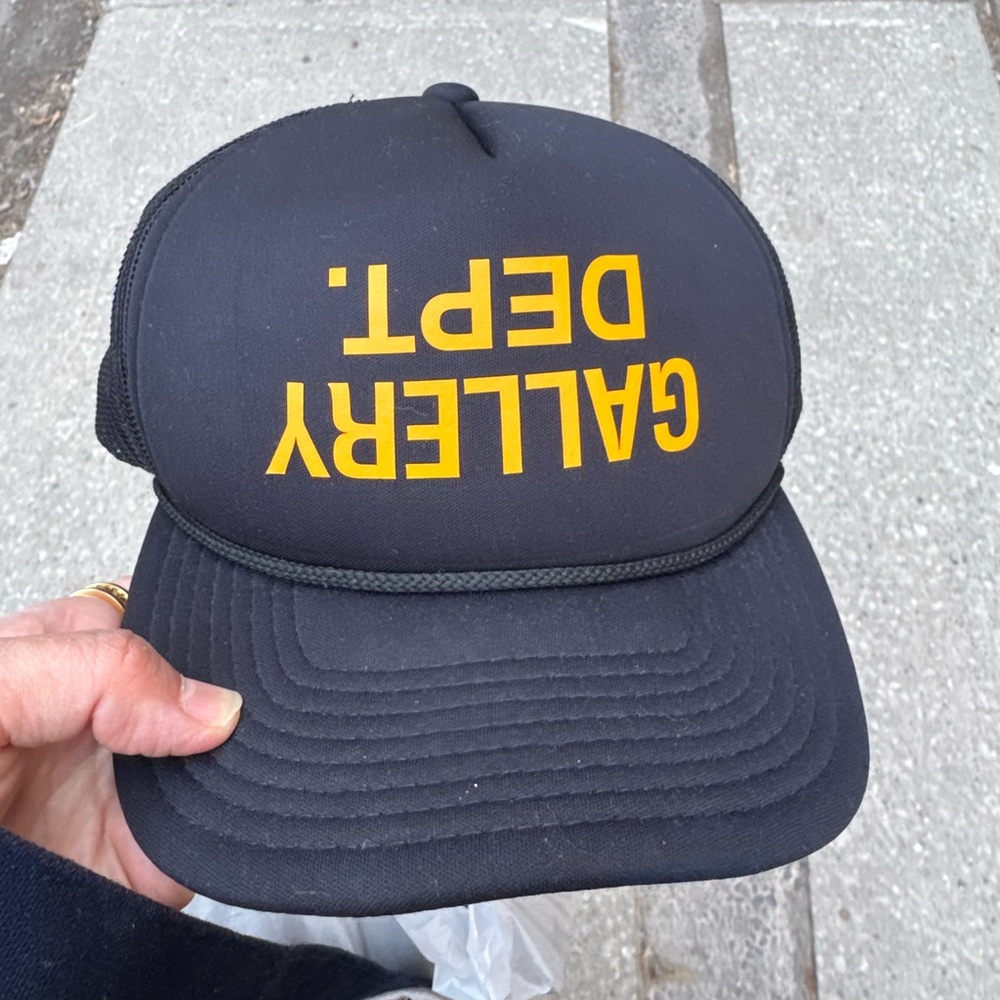 Gallery debt. hat